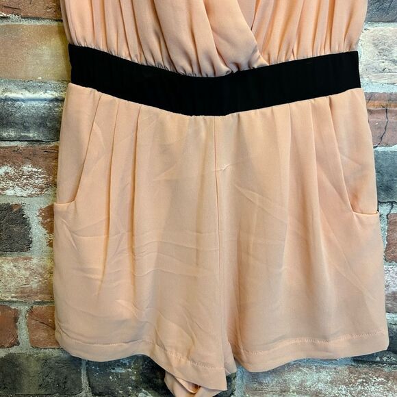 5 for $25🔥Forever 21 Dressy Pink Shorts Romper Juniors Small - Picture 3 of 7